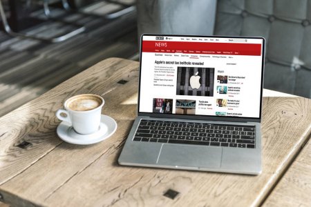 Marca: Барселона продлит контракт с Фликом еще на один сезон