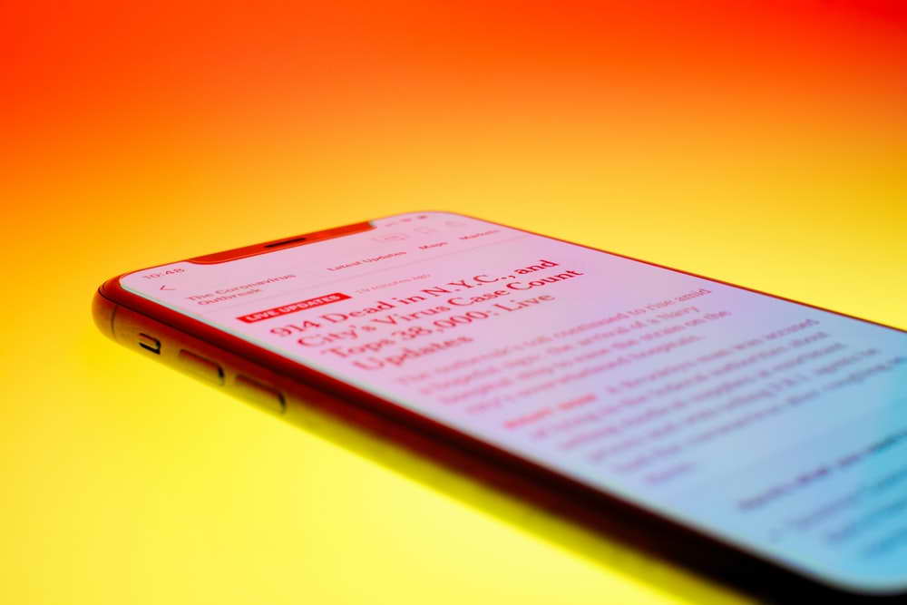 Левандовски разорвал контракт с Huawei из-за проектов компании в России